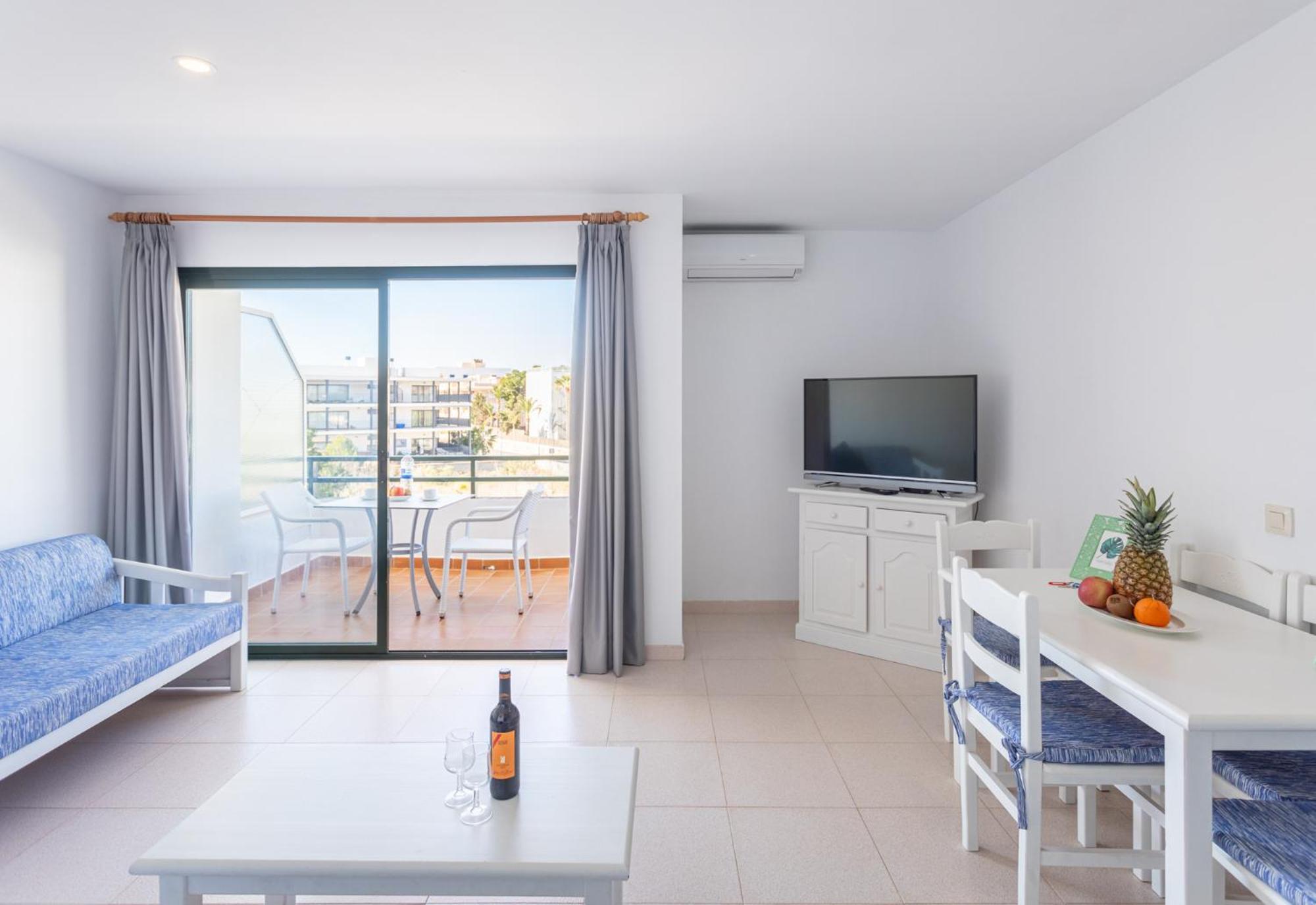 Es Dolc Apartments By Youroom Colonia de Sant Jordi ภายนอก รูปภาพ